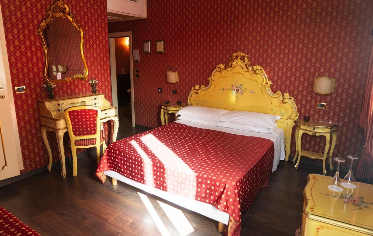 Ca' Morosini 1 & 2 2* Venice