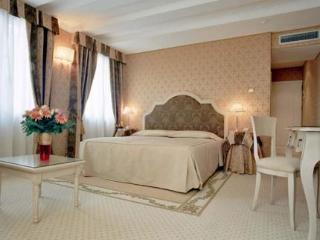 Acca Hotel 3*
