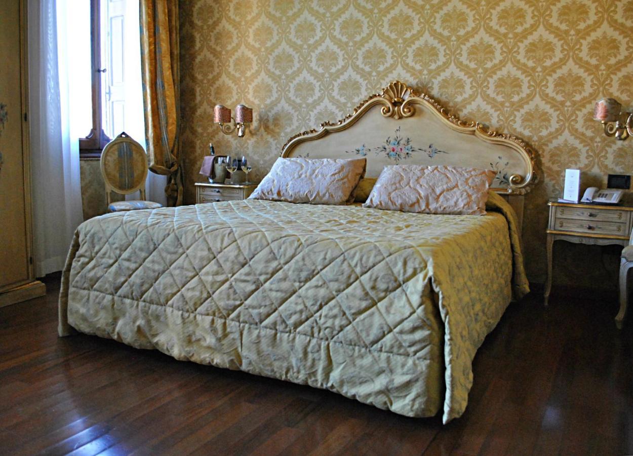 Carlton On The Grand Canal Hotel 4*