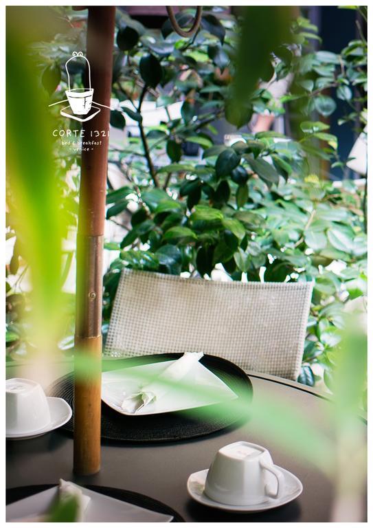 Couette-café Corte 1321 Venise