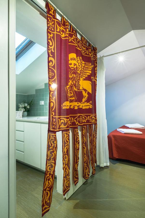 Mansardina - 1 Min From Accademia - Duplex Stylish And Cosy Appartement Venise