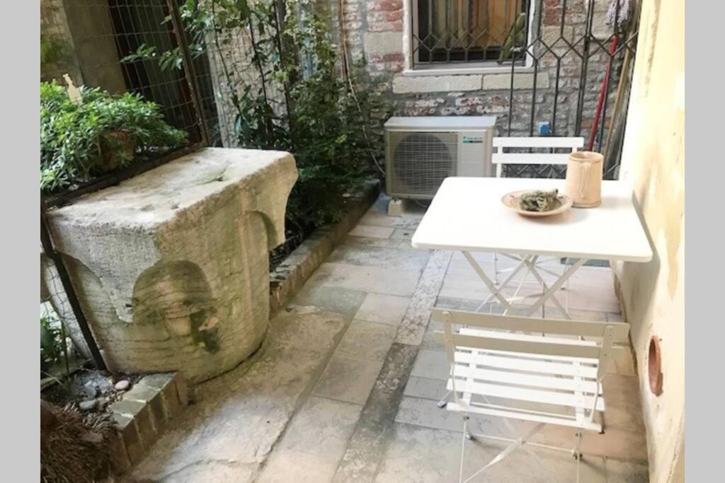Tipico Con Corte Privata * Venetië
