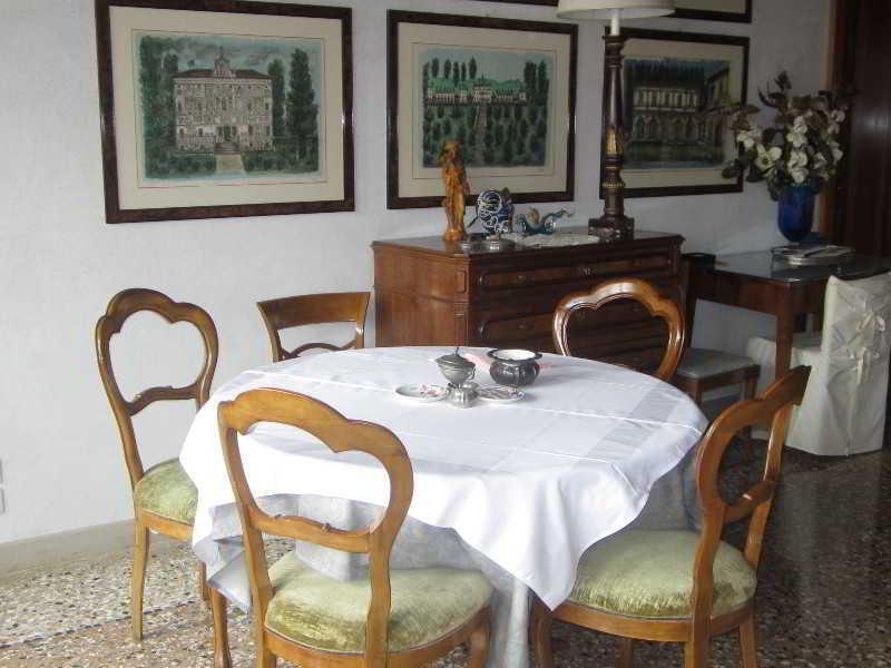 At A Palazzo Venedig