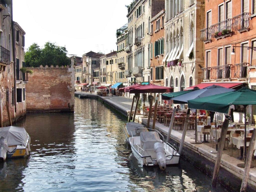 In Palazzo Storico A Centro