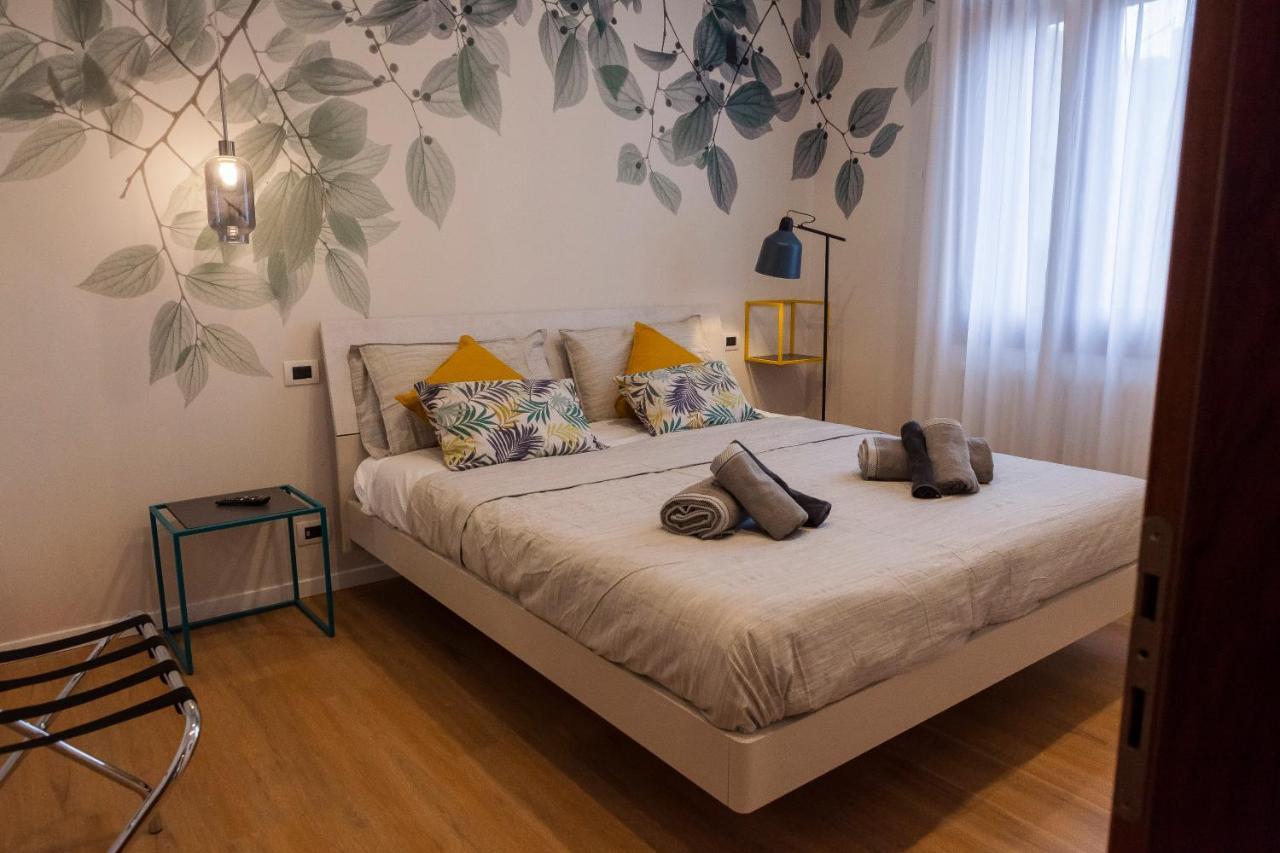 Luxurious And Quiet In The Lively Heart Of Apartment