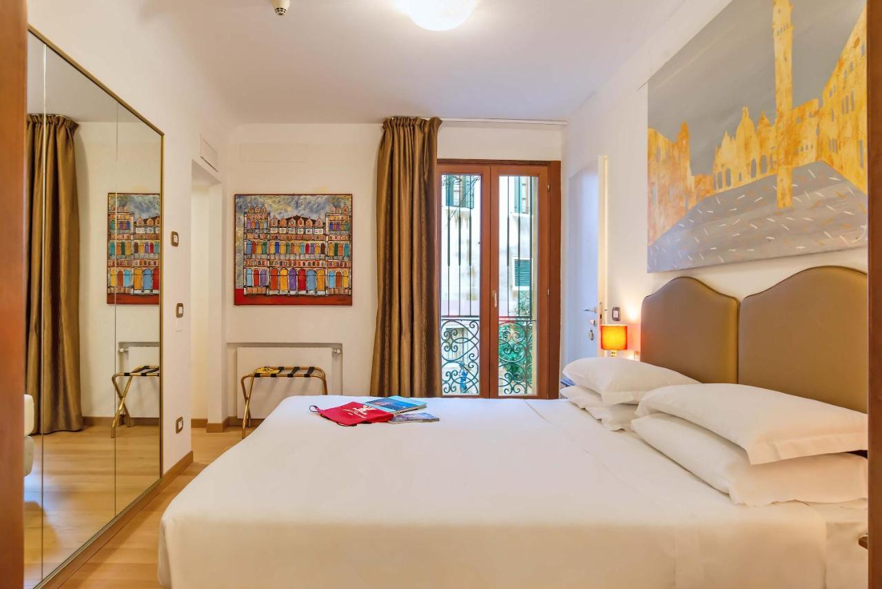 La Fenice Et Des Artistes 3* Venetië