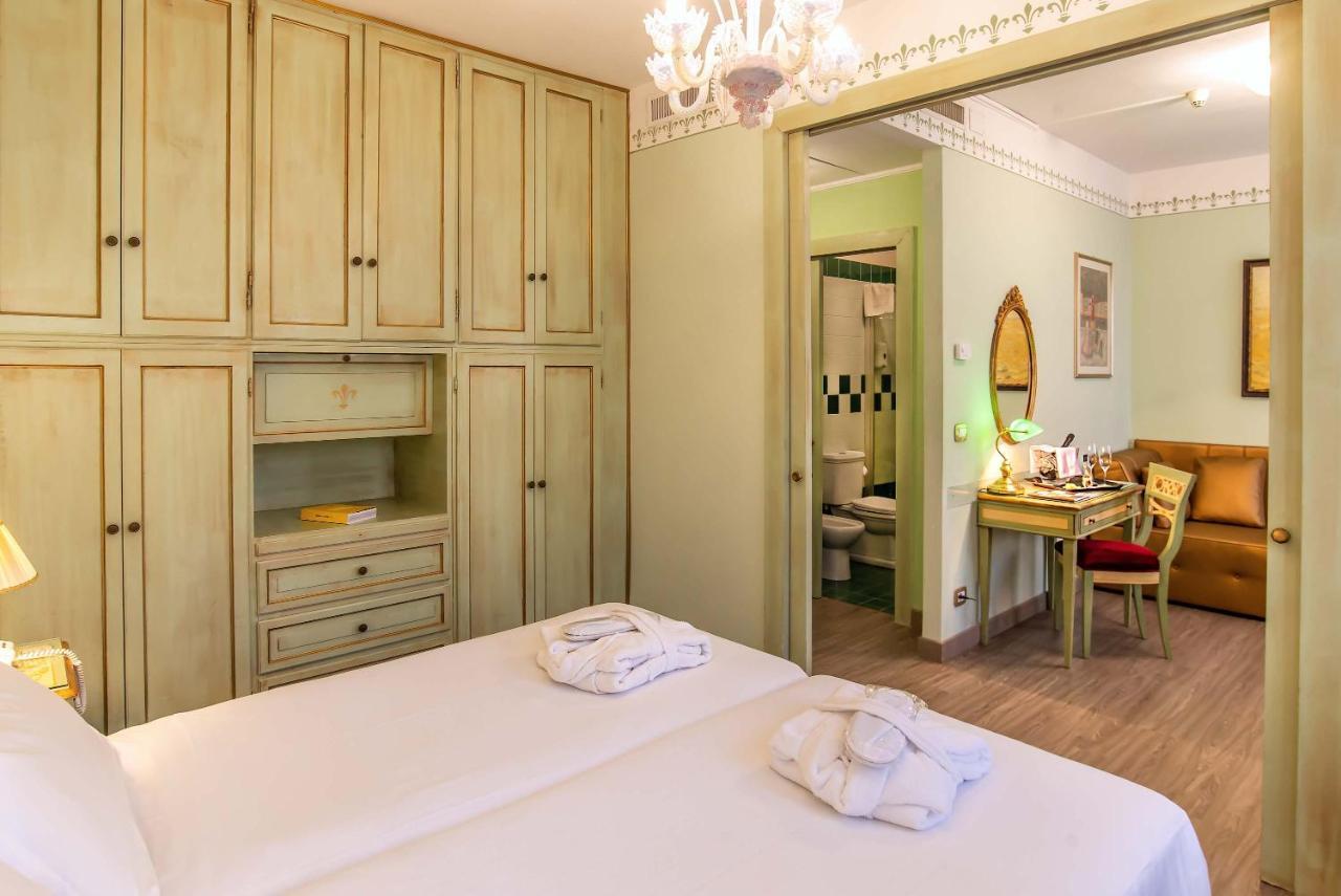 Hotel La Fenice Et Des Artistes 3*