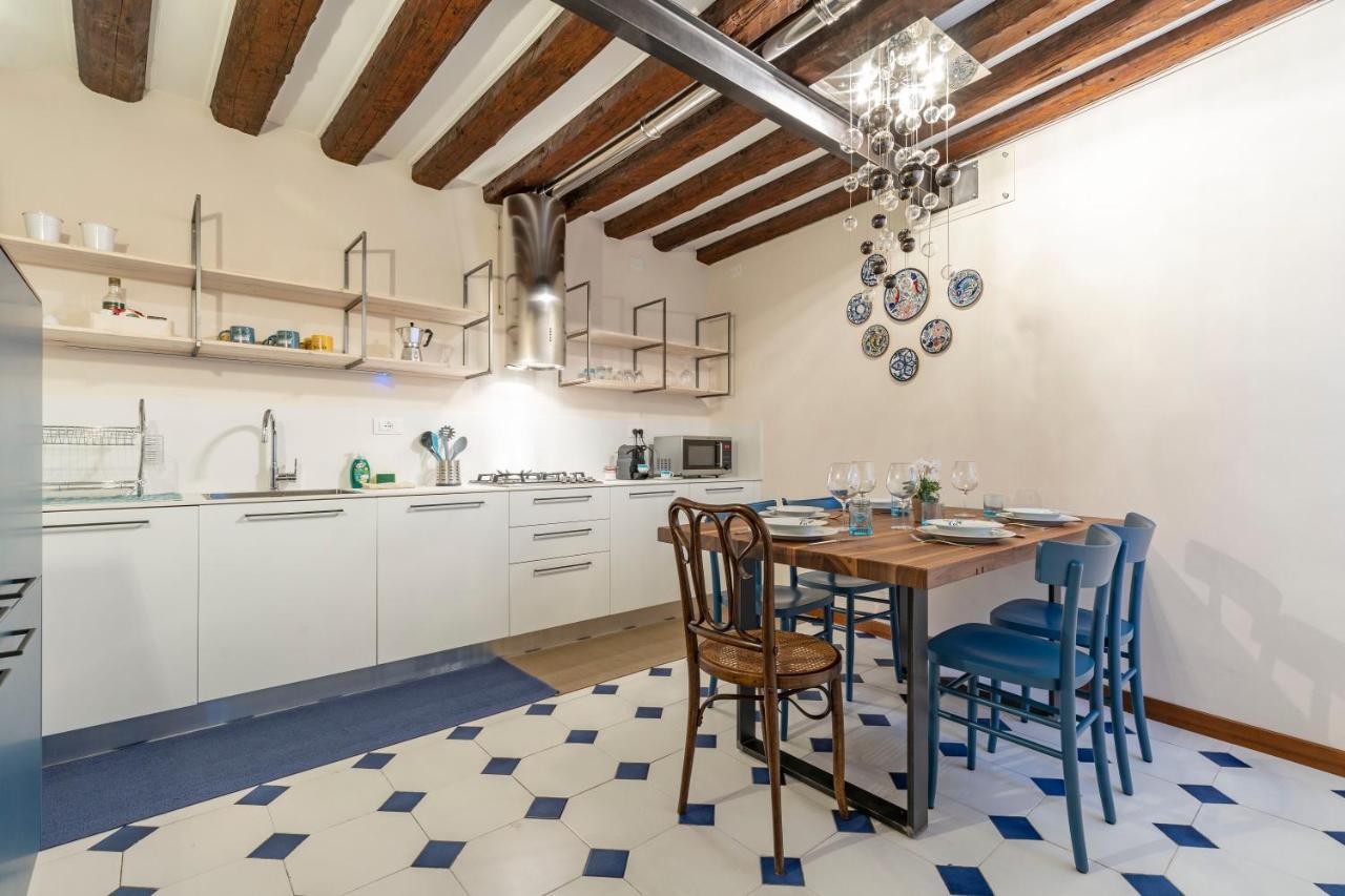 San Silvestro House *