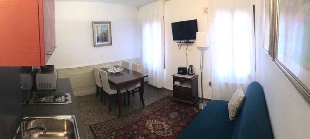 Castello First Apartment