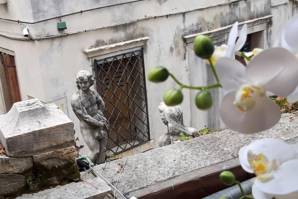 Quiet And Comfort In The Heart Of Appartamento Venezia