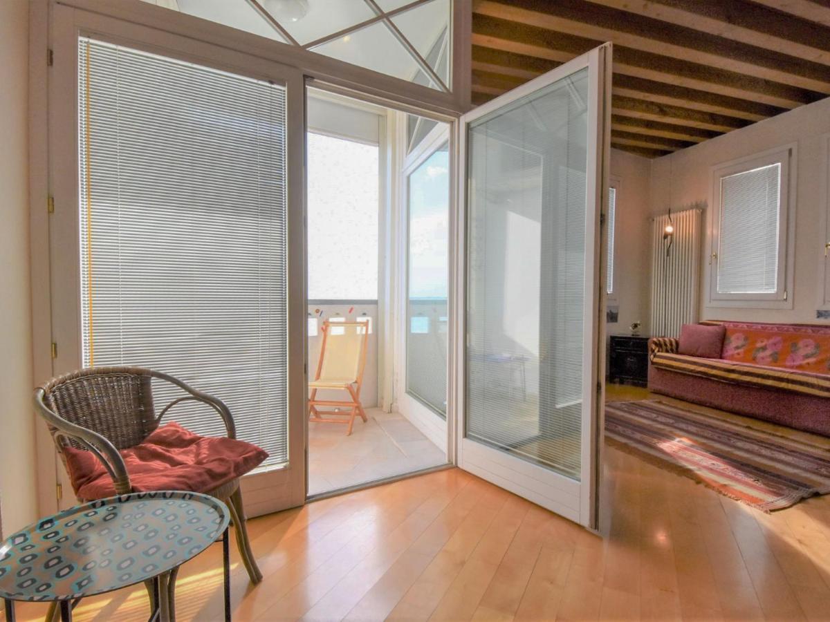 Iris By Interhome *