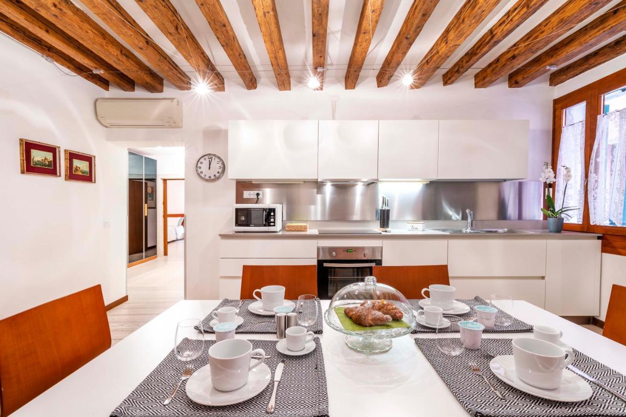 Central Apt Venise