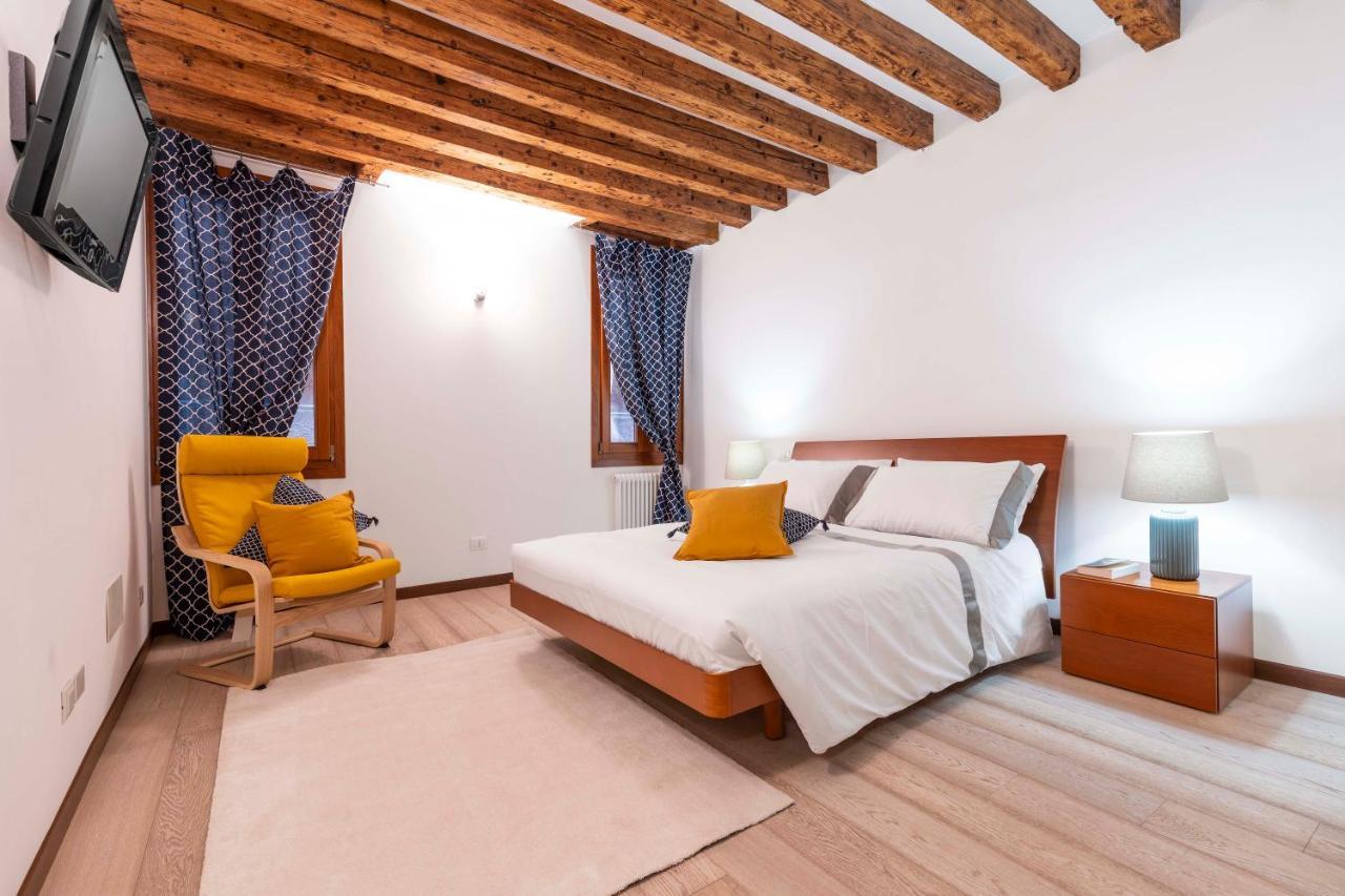 Central Apt Venise