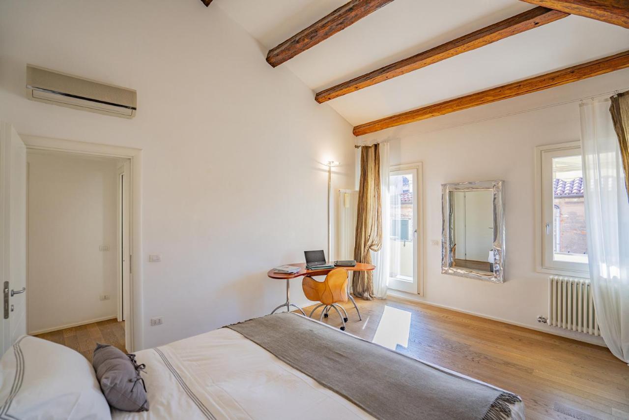 Colleoni With 2 Superb Terraces Apartment Venedig