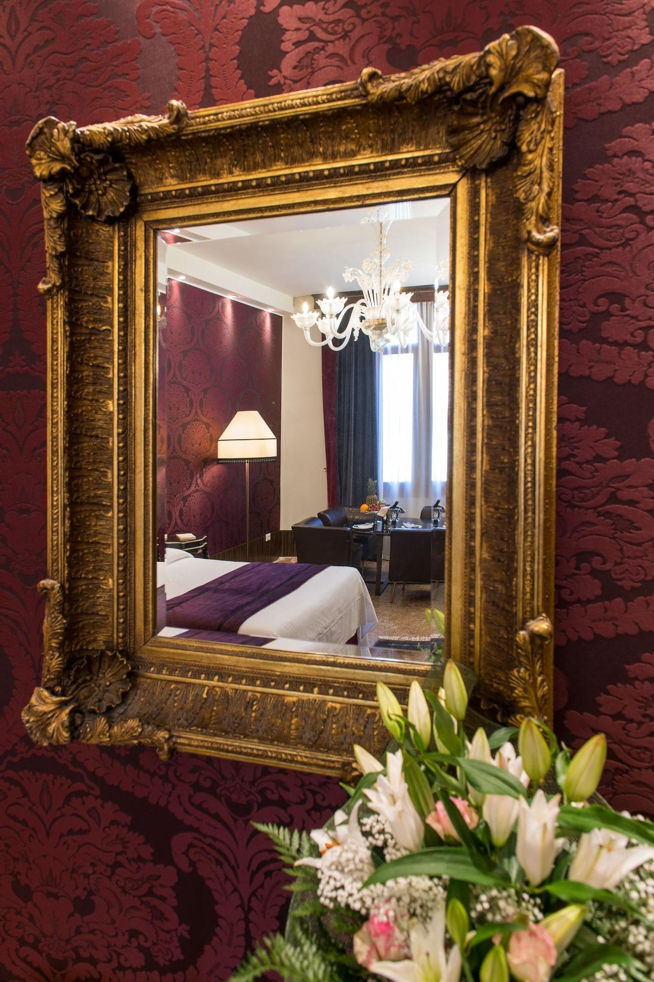 Locanda Leon Bianco On The Grand Canal