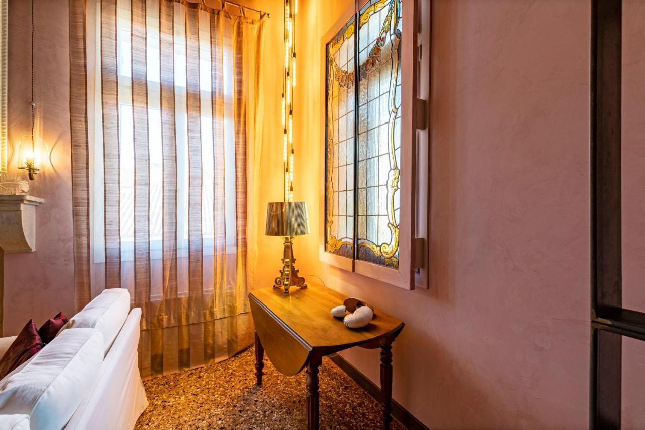 Gio Ponti's Flat In 027042-loc-11349 *