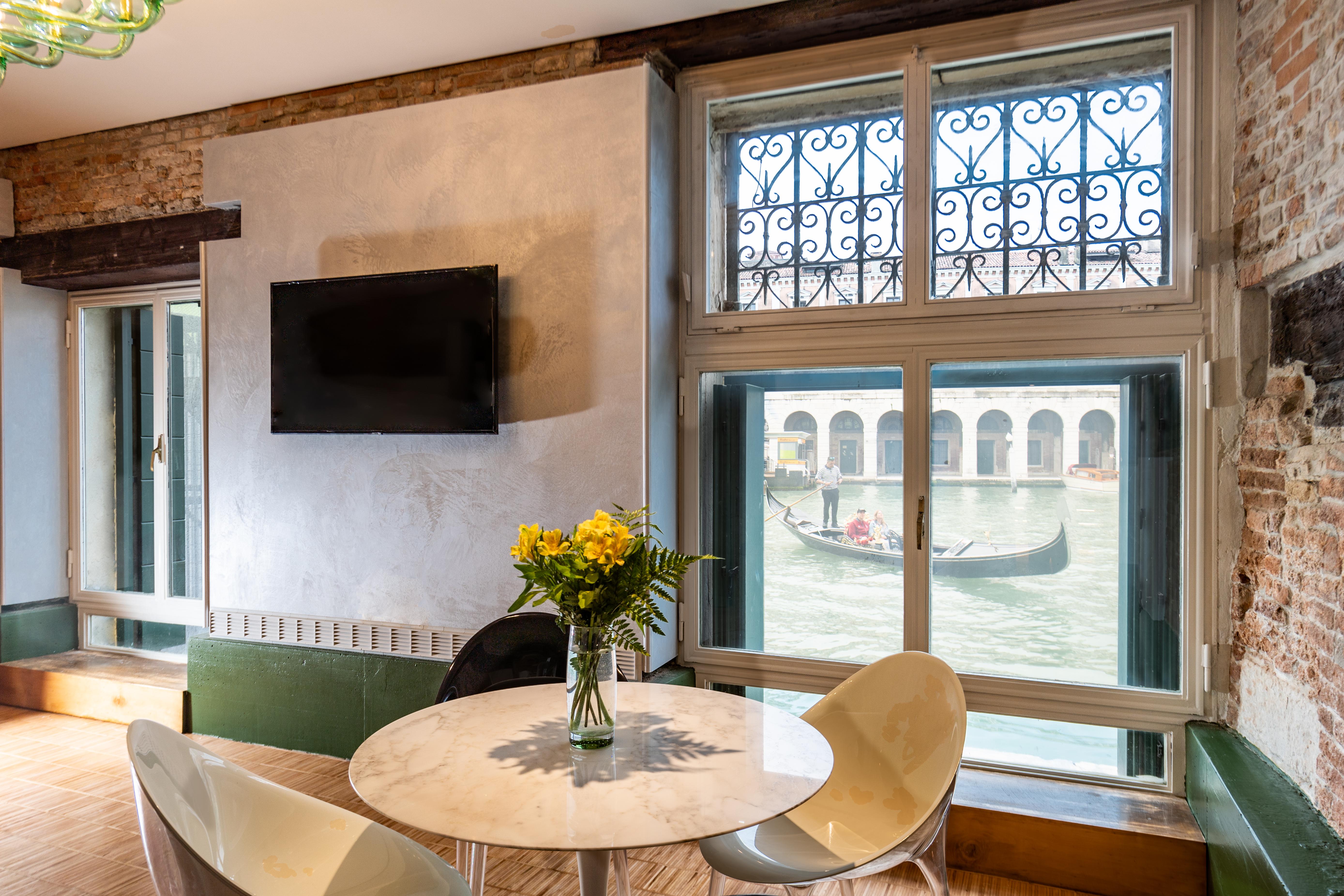 Locanda Leon Bianco On The Grand Canal 3*