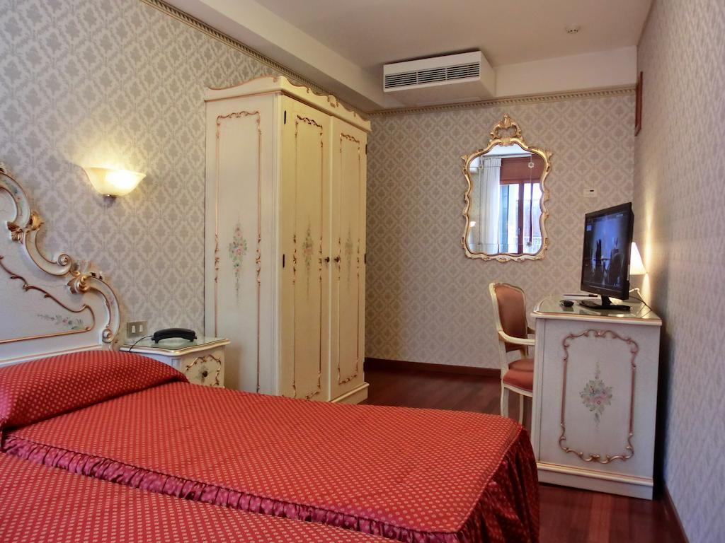 Diana Hotel
