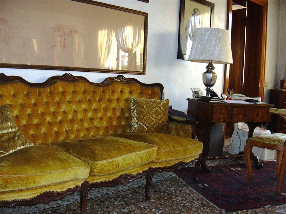 At A Palazzo 3* Venedig