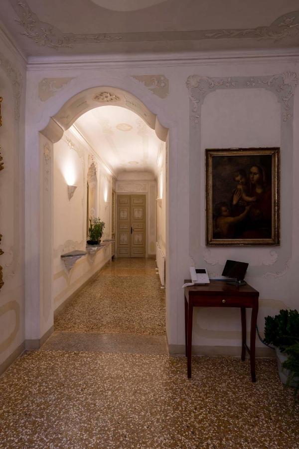 Mocenigo Grand Canal Luxury Venise