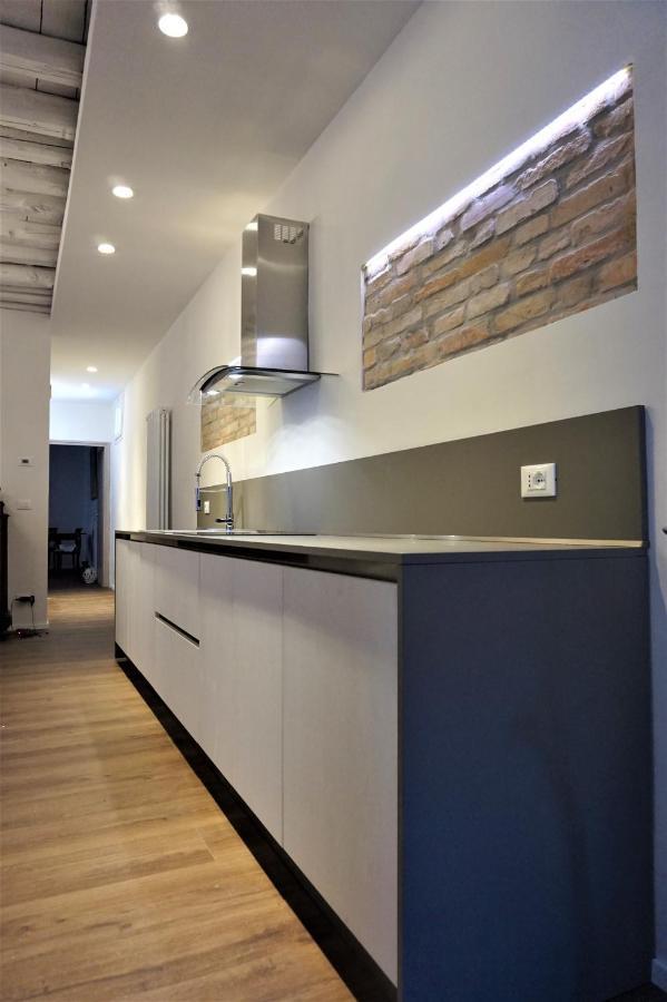 Appartement Sara S Luxury Five Minutes From Piazza San Marco Venetië