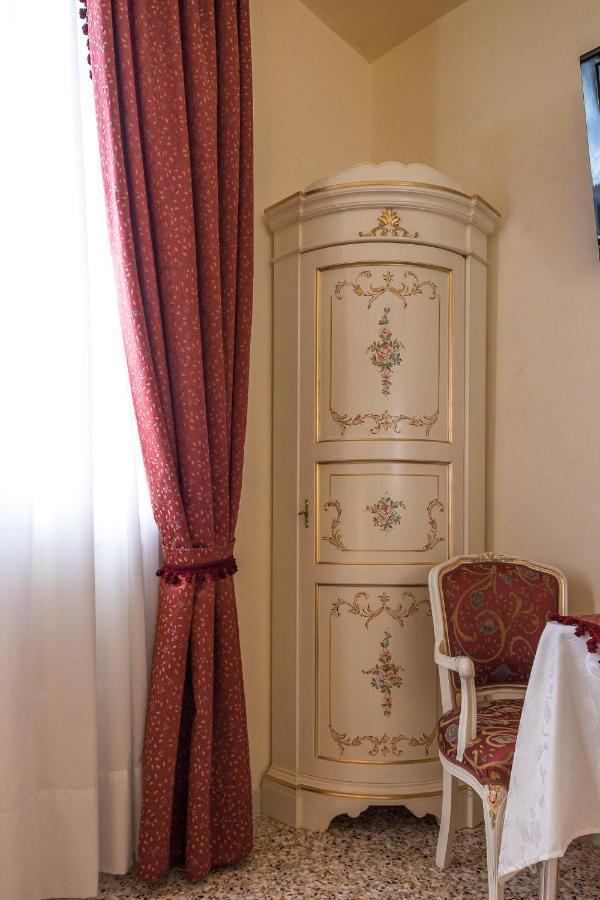 Venice Inn *