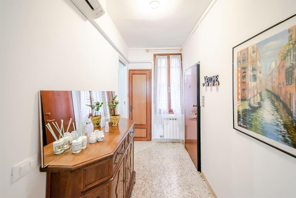 Delightful At 5 Mins From Rialto Bridge Appartamento Venezia