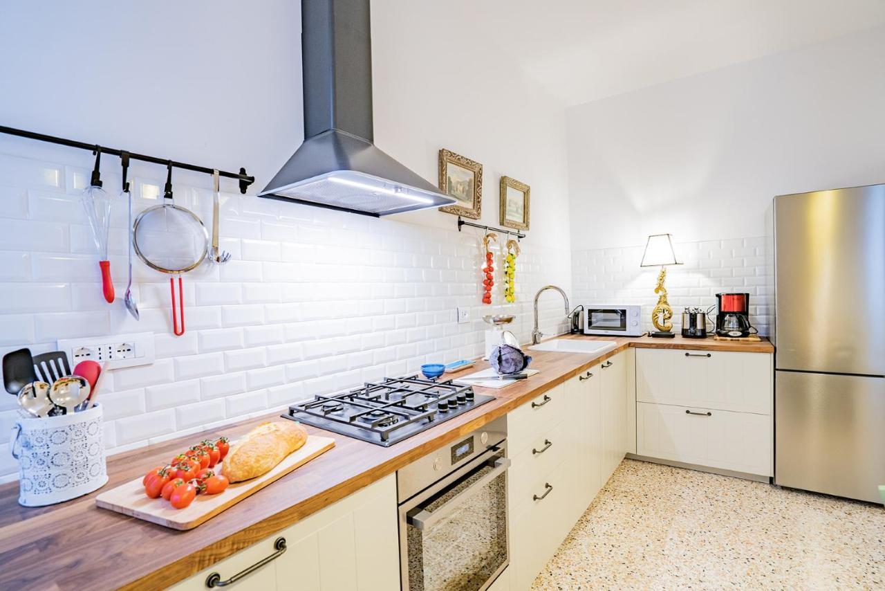 Apartment Ca' San Beneto Completely Refurbished In A Fabulously Area Venedig
