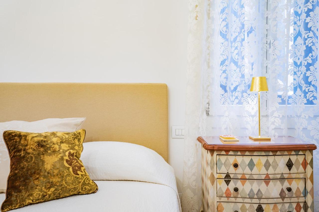 Apartment Ca' San Beneto Completely Refurbished In A Fabulously Area Venedig