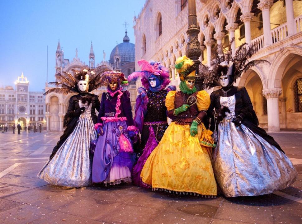 House Of Joy * Venise