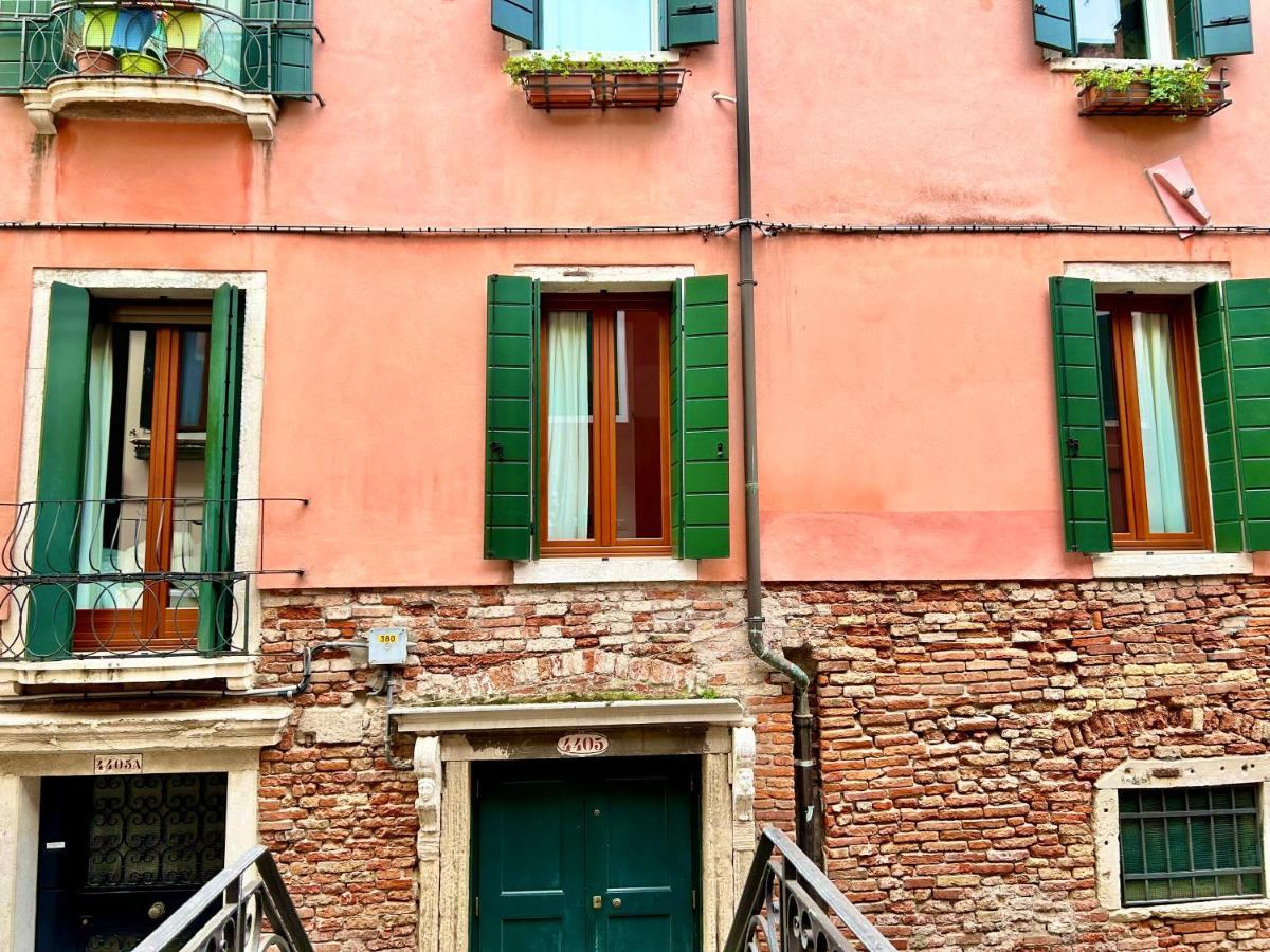 Flat Romantic Domus Remedio