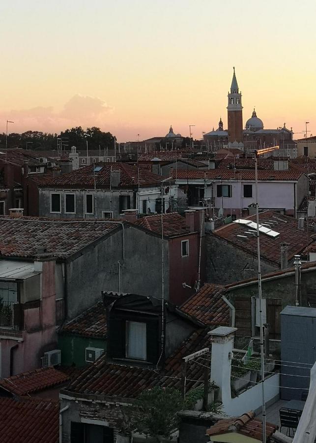 Biennale Area With Terrace And View! * Venedig
