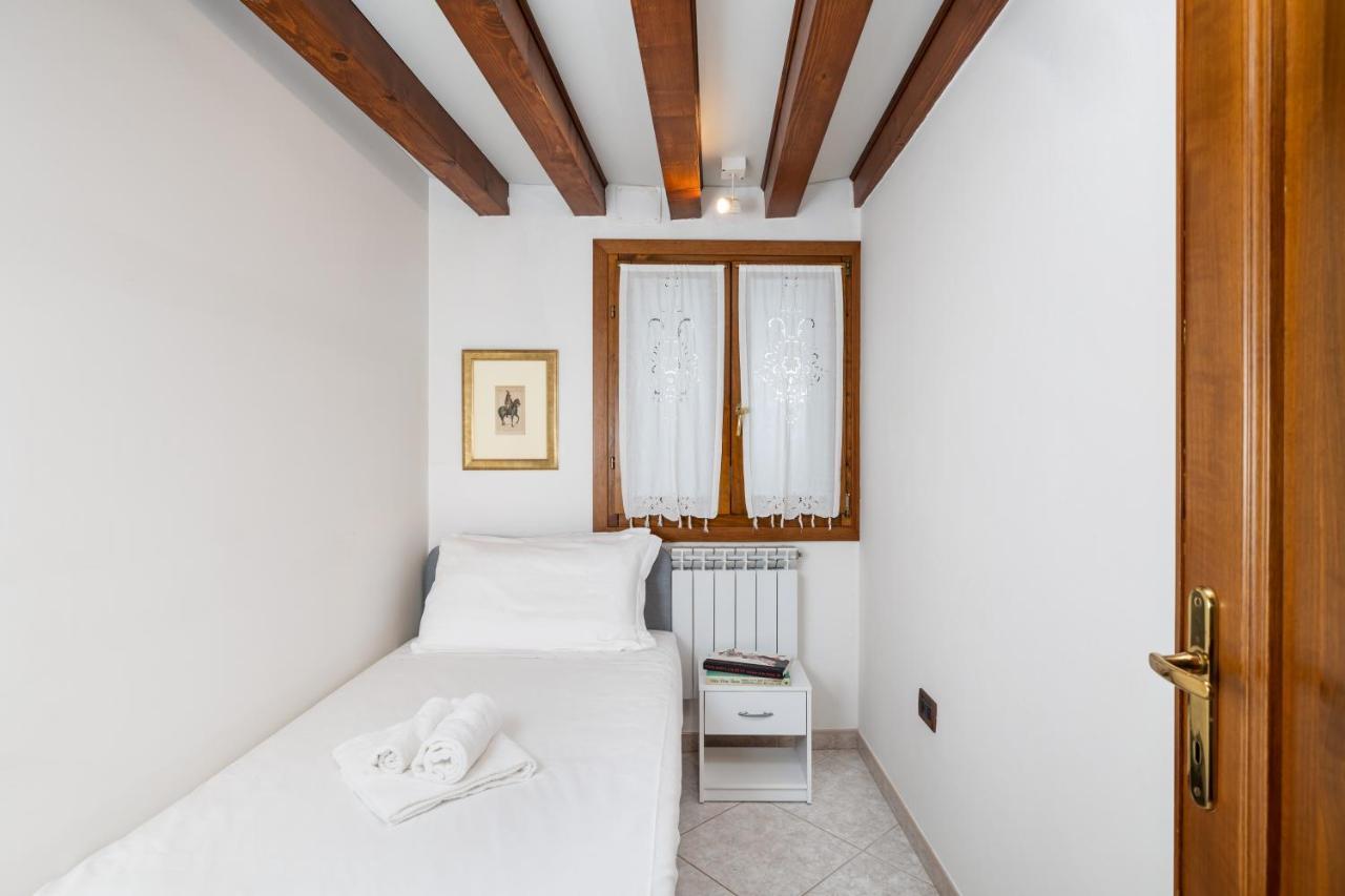 Appartement Ca Giardini In Biennale By Bricola *