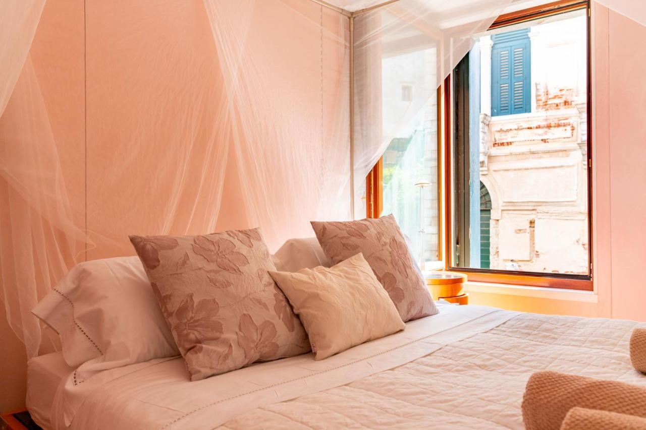 Casa Flavia Ai Morosini - Luxury With Canal View Ferienhaus *