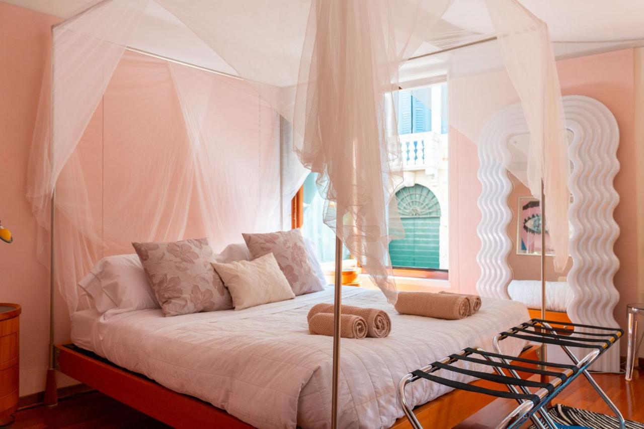 Ferienhaus Casa Flavia Ai Morosini - Luxury With Canal View Venedig