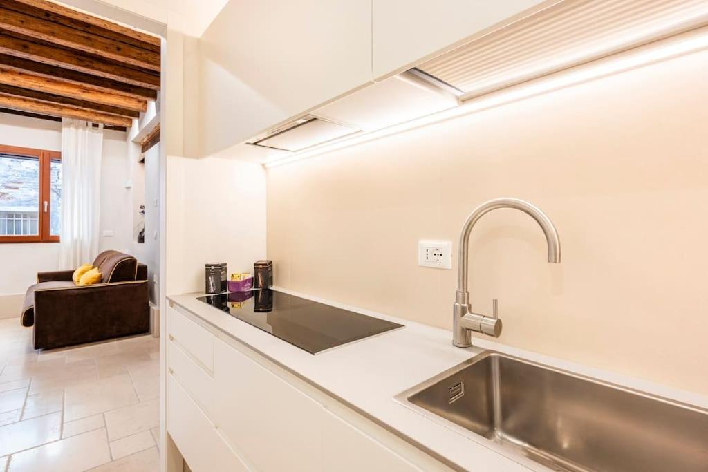 Dream's Door With Canal View In Appartement *