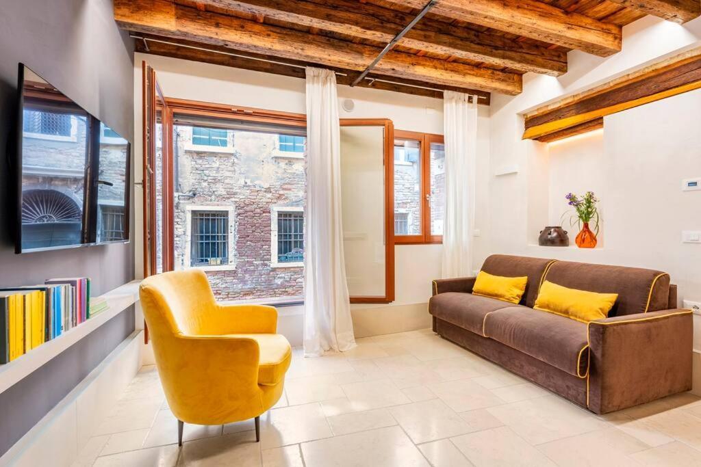 Dream's Door With Canal View In Appartement Venise