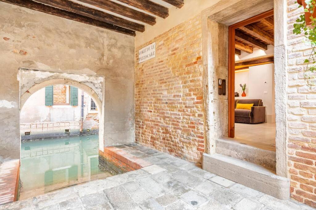 Dream's Door With Canal View In Appartement