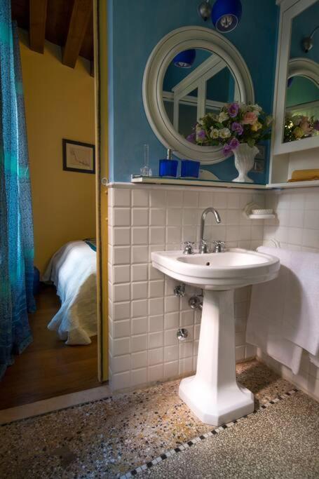 Appartement Charm - Close To Rialto And San Marco
