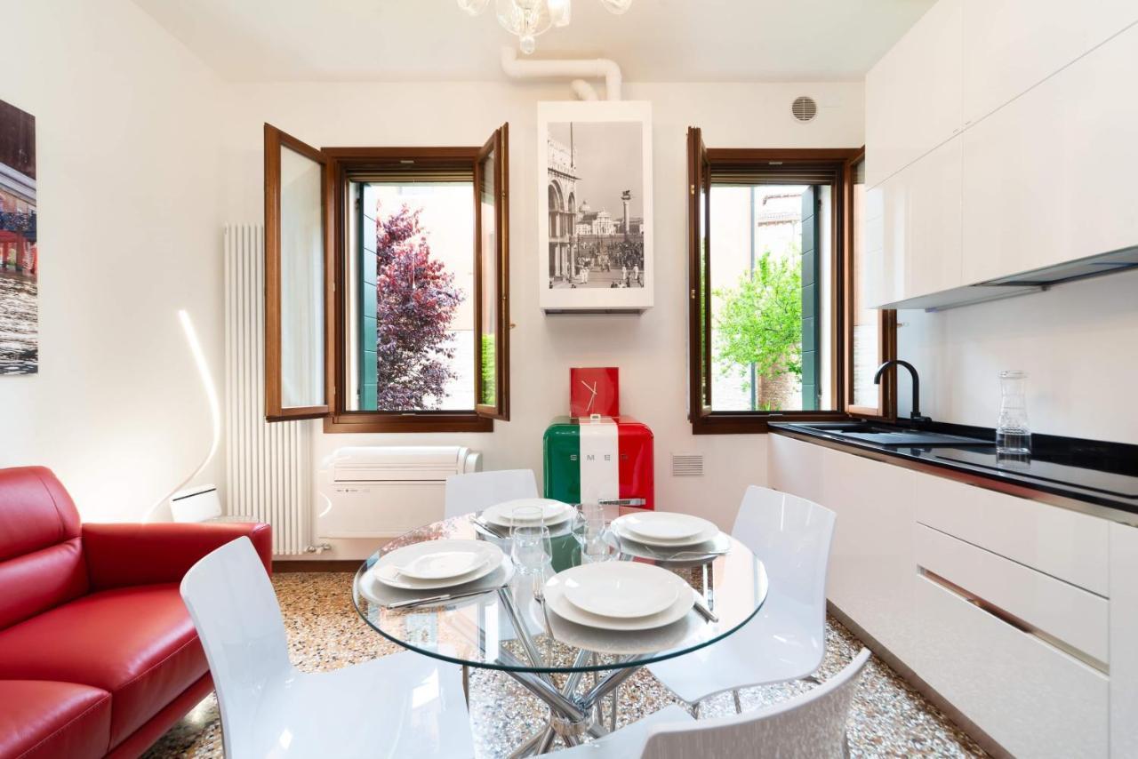 Just Urban - Castello 5067 Boutique * Venezia