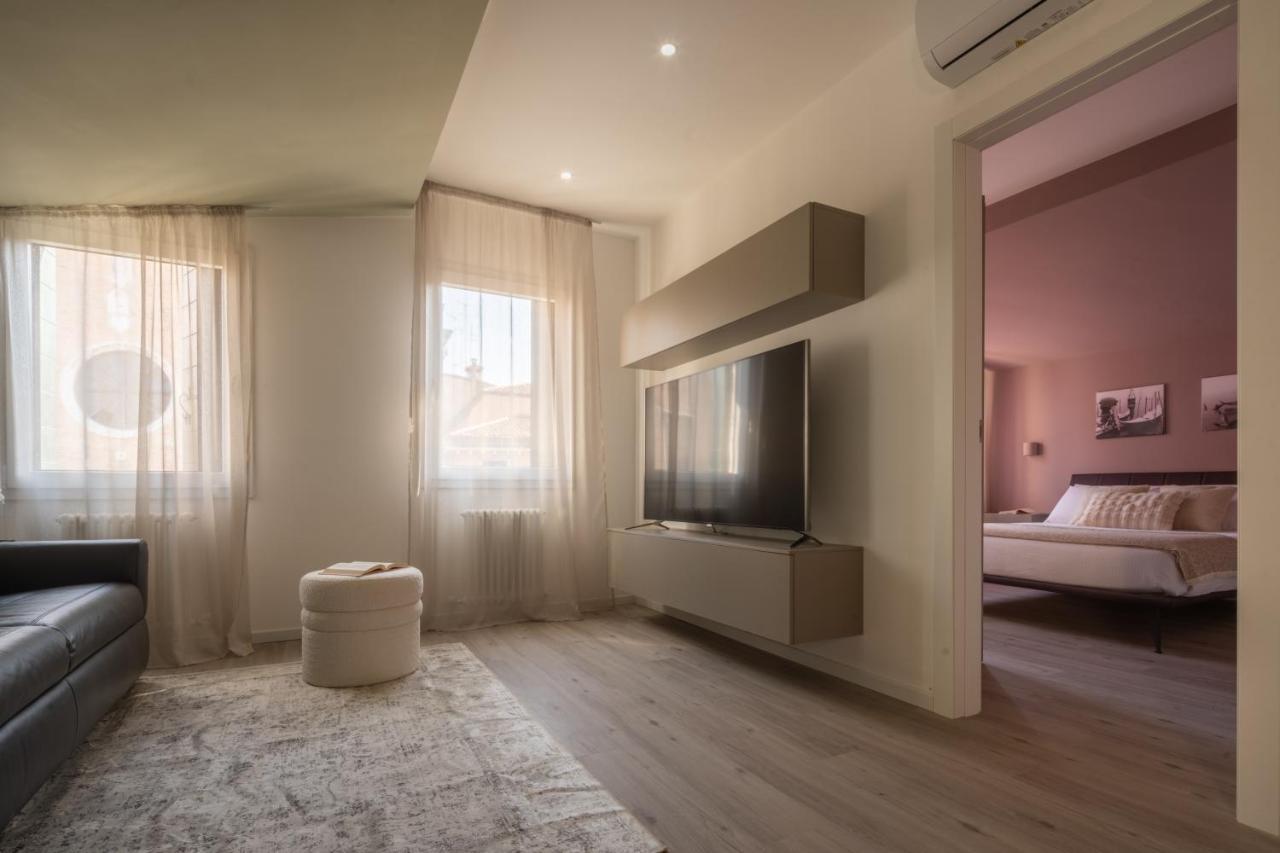 Sant'aponal Cozy With Balcony R&r Apartment Venedig
