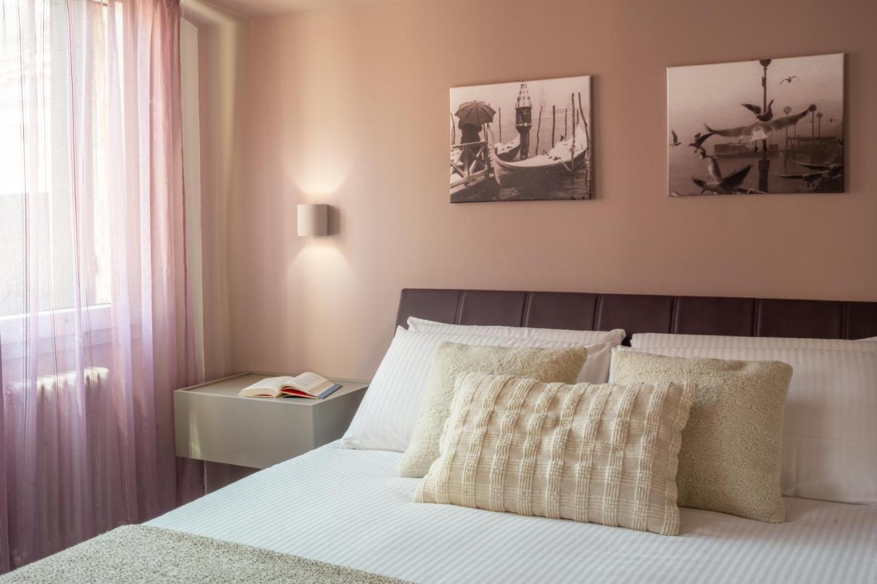 Apartment Sant'aponal Cozy With Balcony R&r Venedig