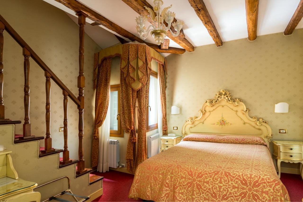 Al Leon Bed & Breakfast 3*