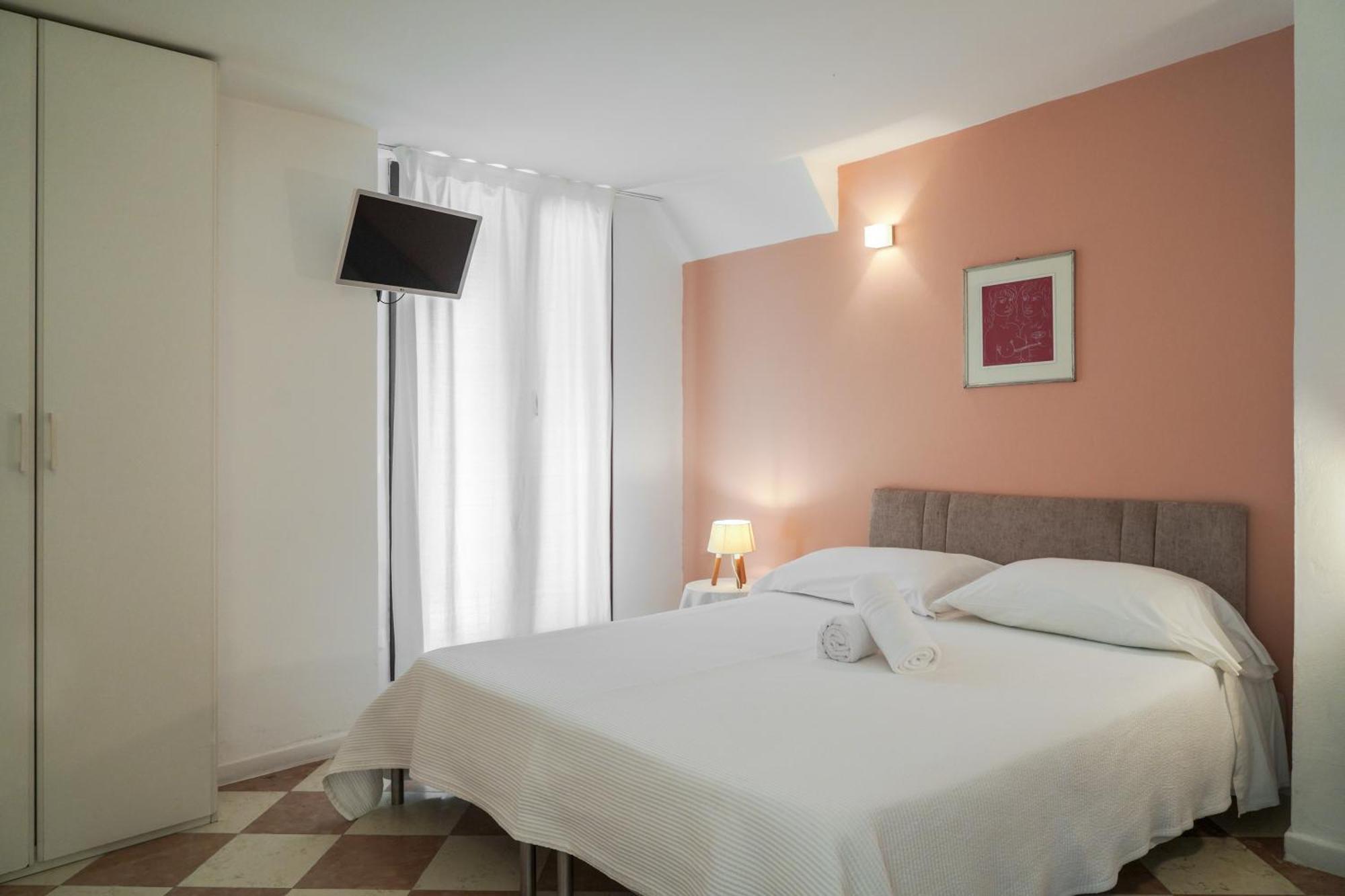 Melusina Homes Historical Center Appartement
