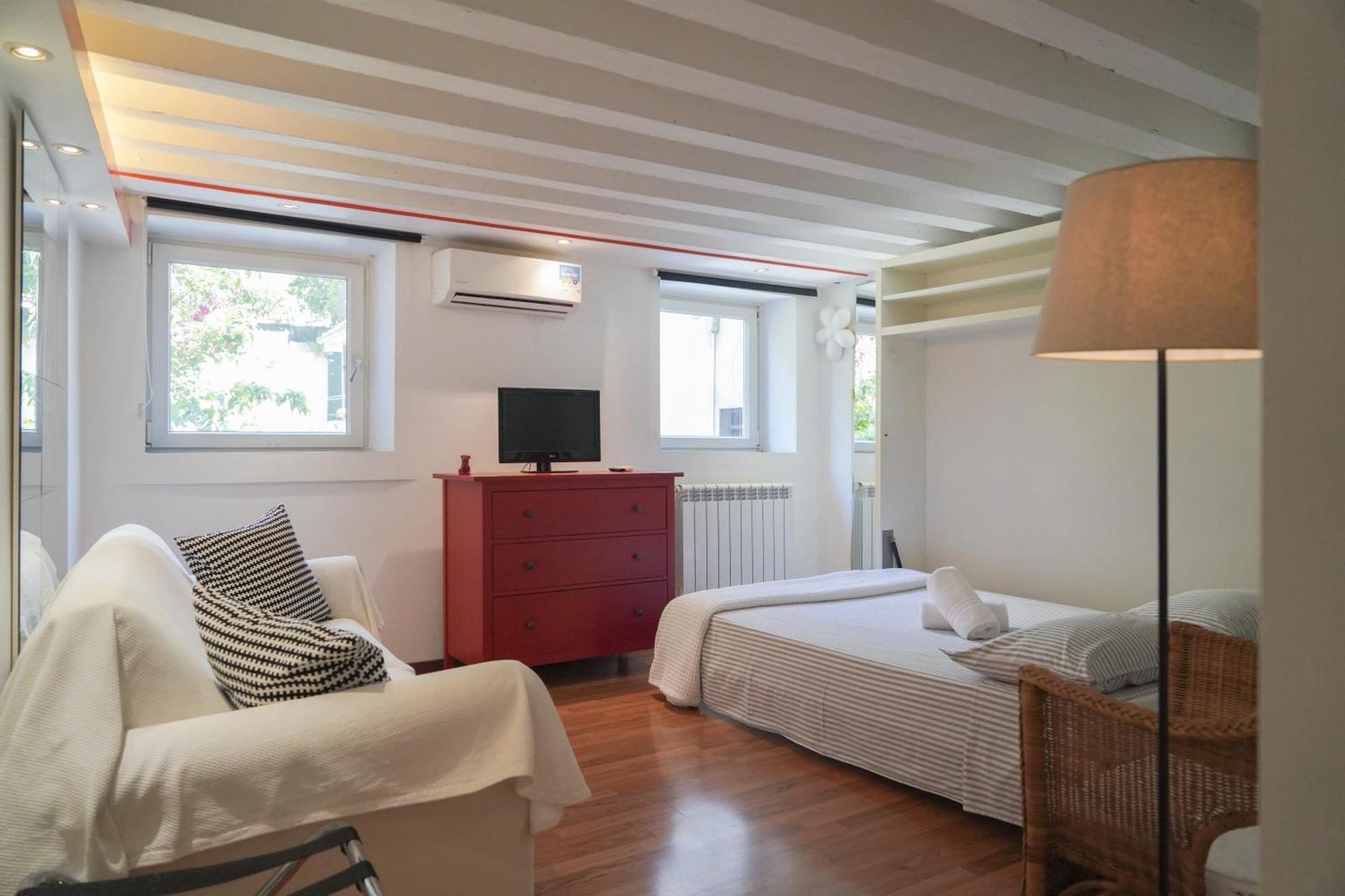 Melusina Homes Historical Center Appartement *
