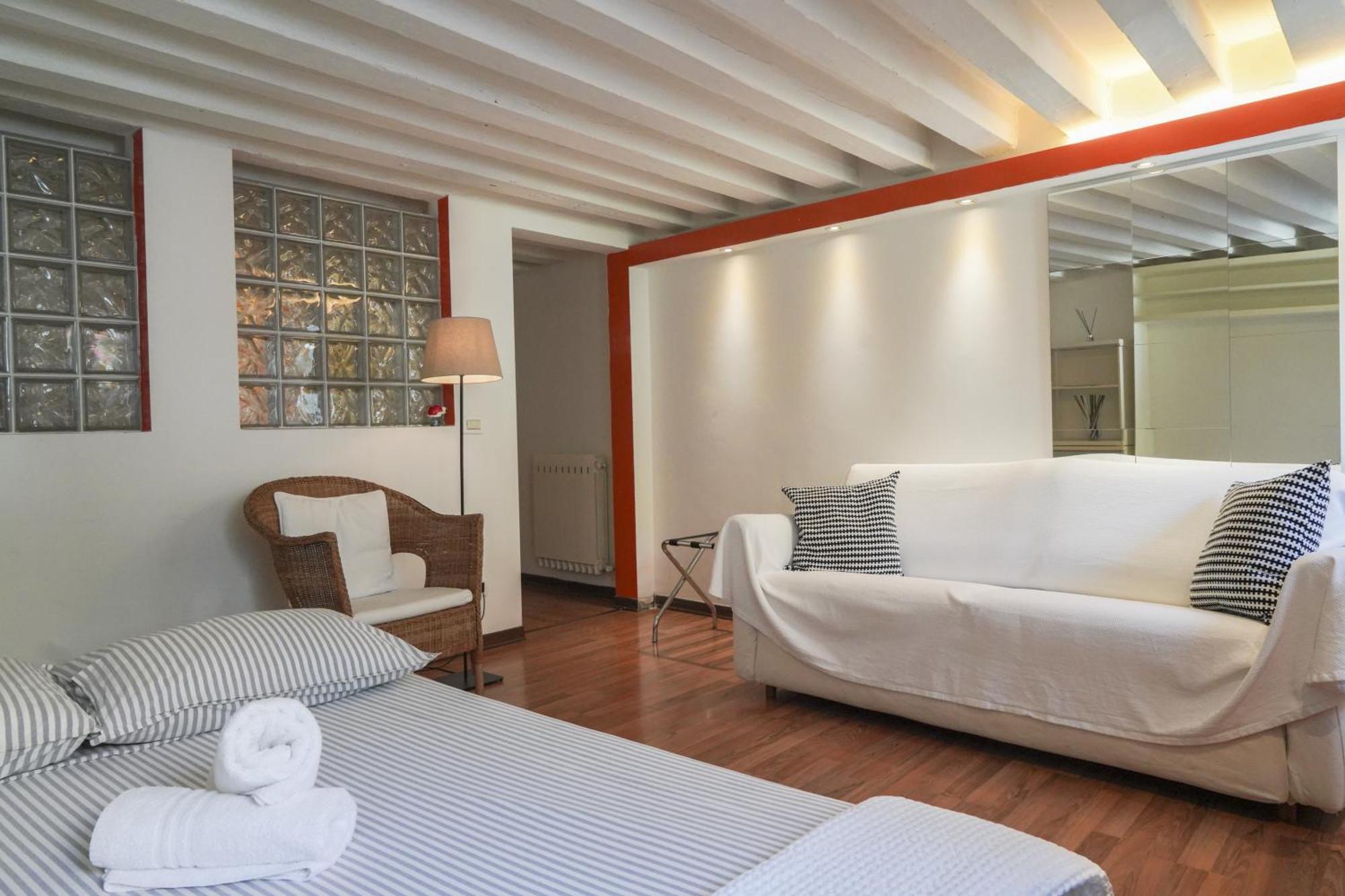 Appartement Melusina Homes Historical Center