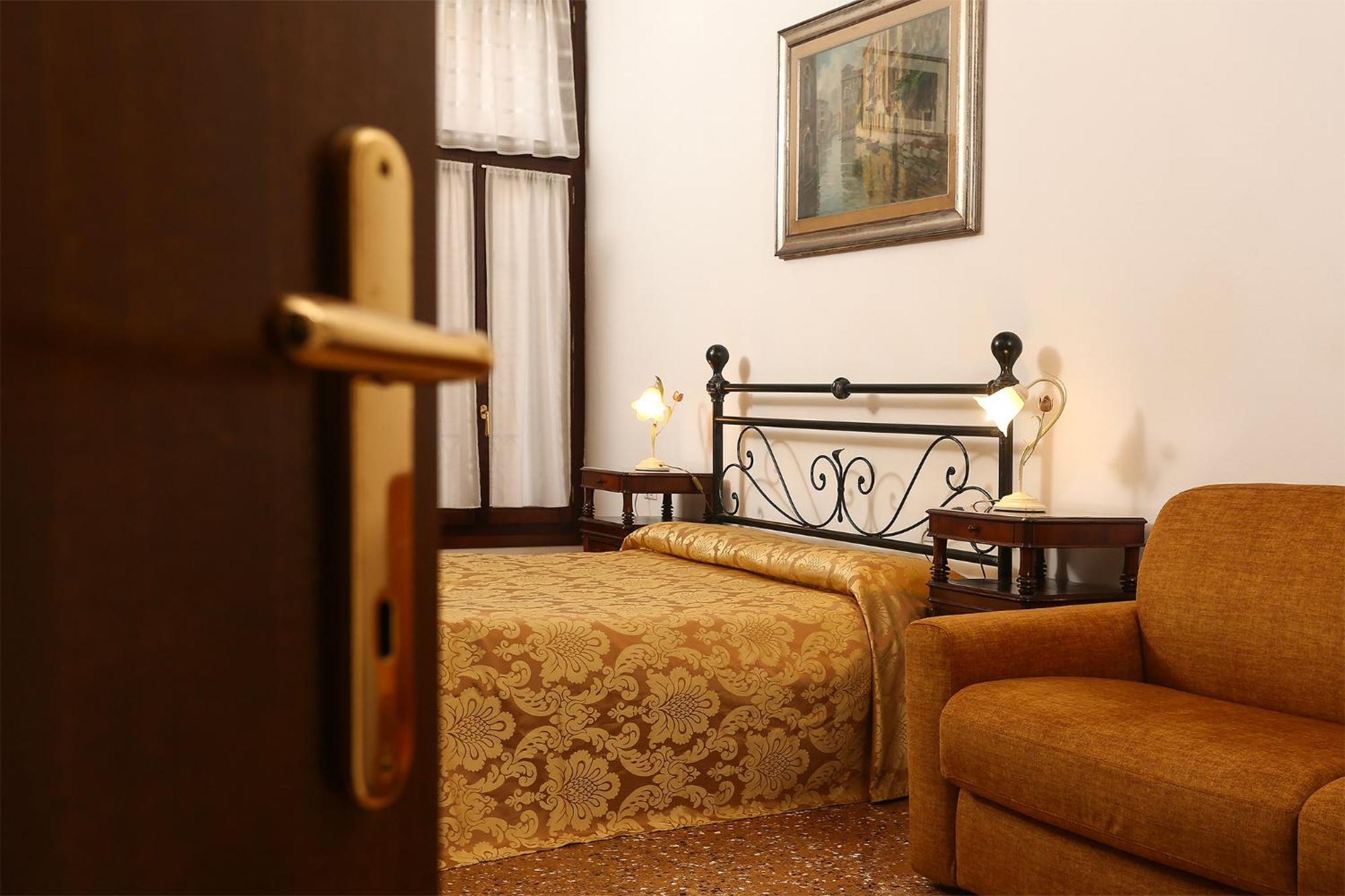 Appartement Leoncini With A Wonderful Canal View Venetië