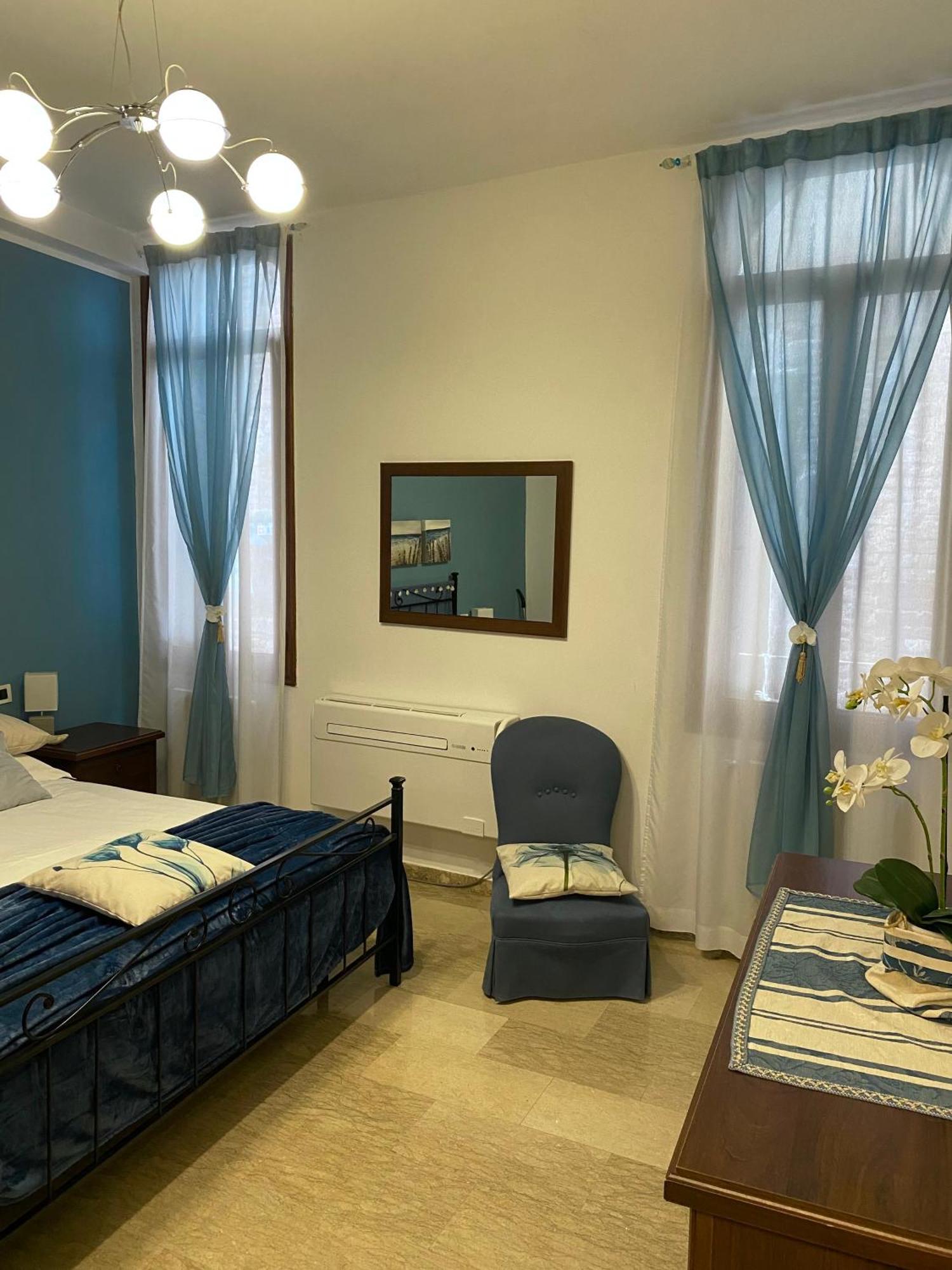 Quiet And Comfort In The Heart Of Venezia