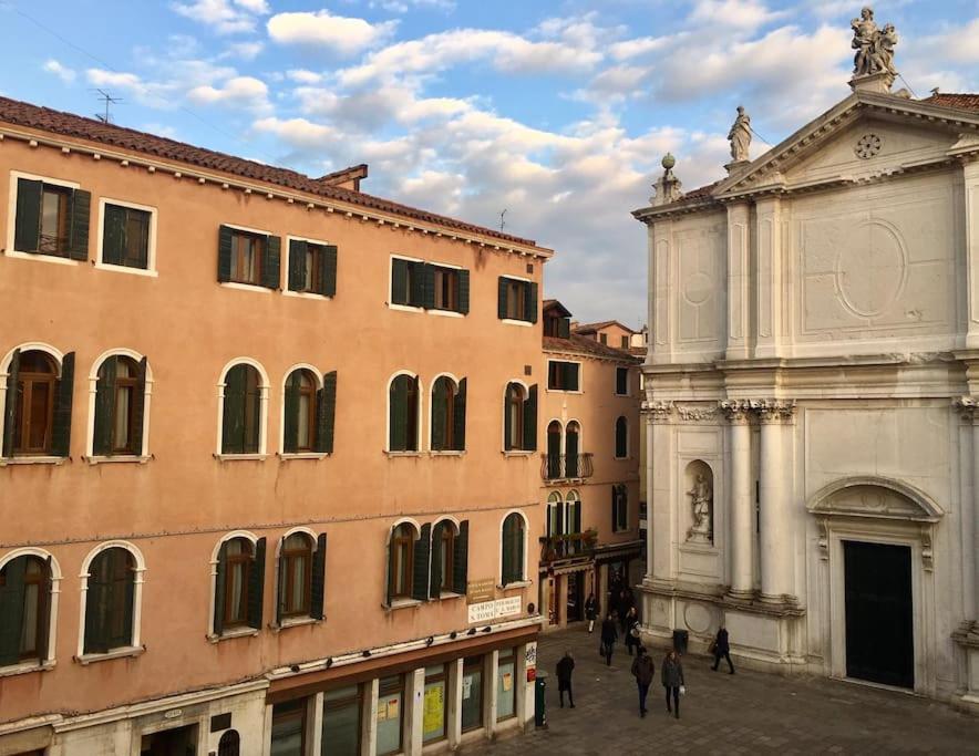 Con Terrazza Ed Accogliente *