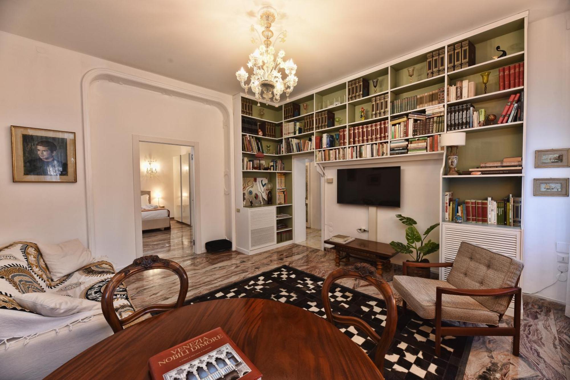 Apartment Soderini Splendor: First Floor Palazzo Charm At Castello Square